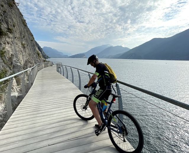 Rower nad Jeziorem Garda